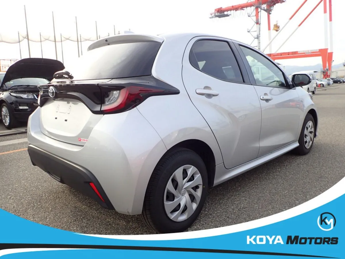 Toyota Yaris 1.0 Petrol Auto X // Reversing Camer - Image 3