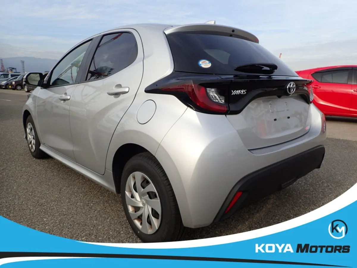 Toyota Yaris 1.0 Petrol Auto X // Reversing Camer - Image 4