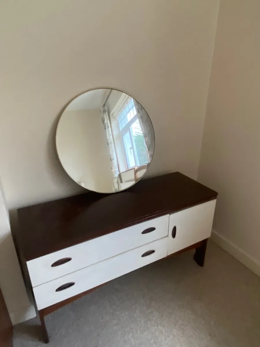 Dressing table