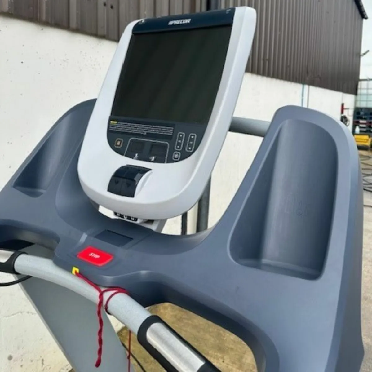 PRECOR TRM 885 TREADMILL WITH P80 CONSOLE SAVE 5k - Image 3