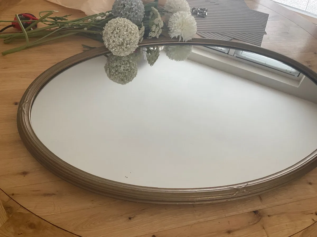 Antique gilt oval mirror in perfect condition - Image 3