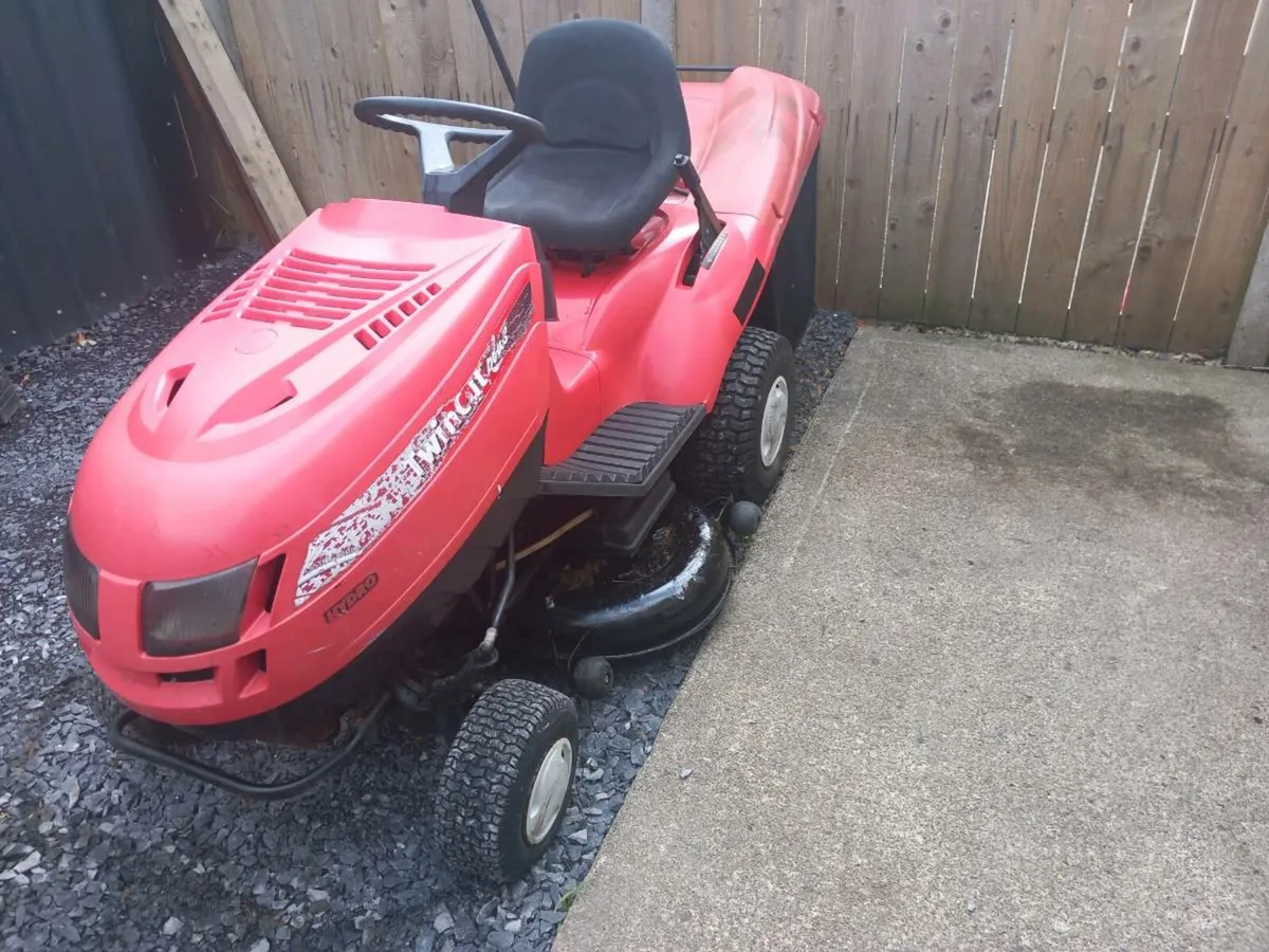 Ride on lawnmower - Image 2