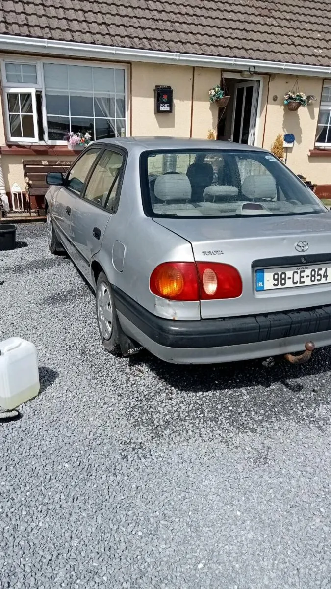 Toyota Corolla 1998 - Image 2
