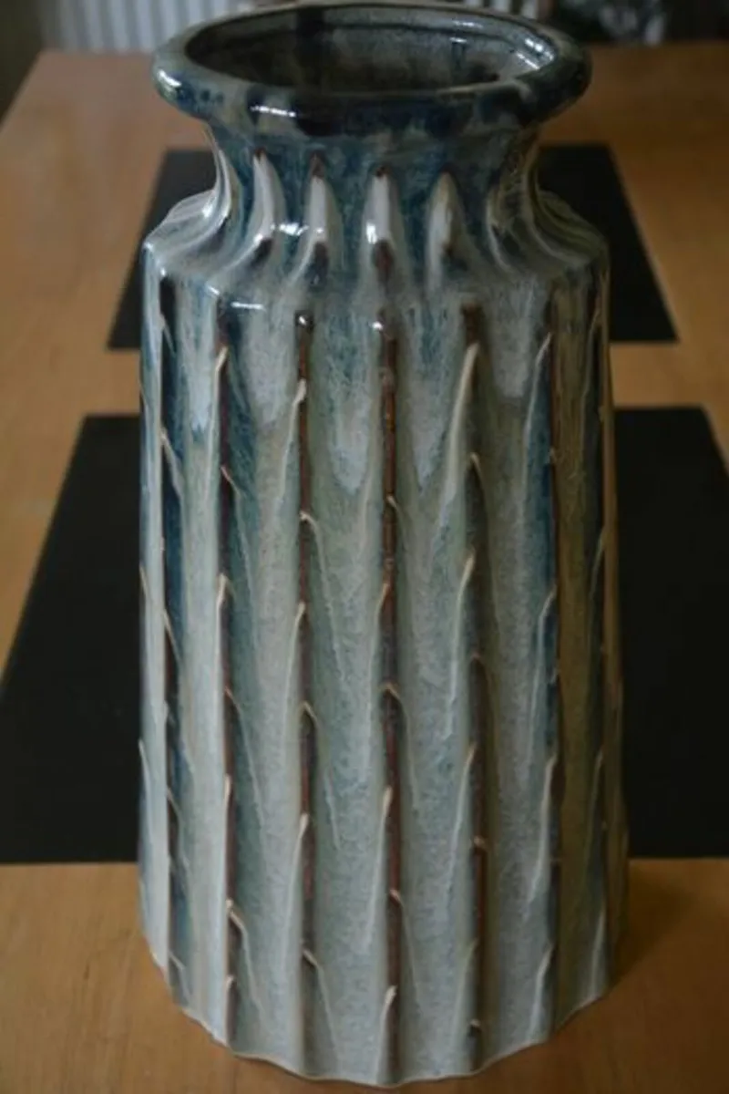 Large ceramic vase - Image 1