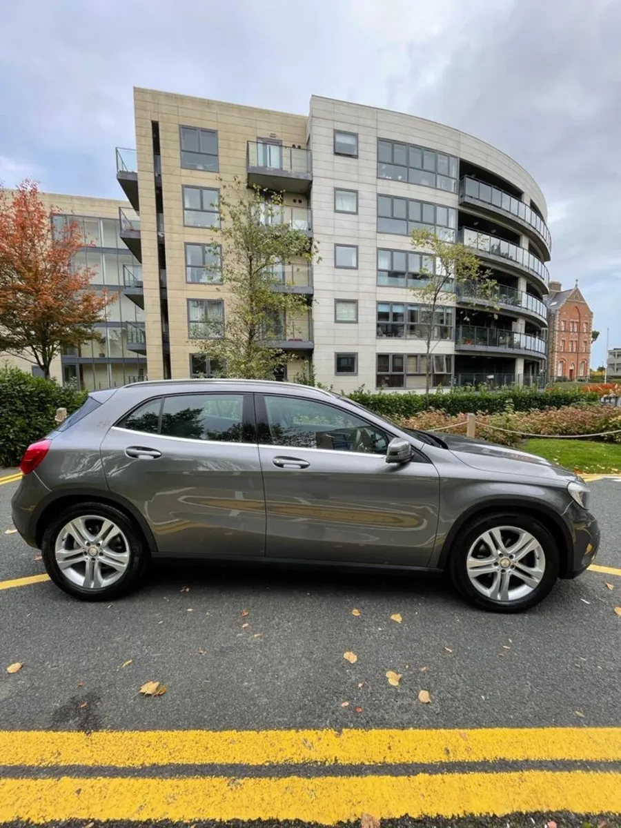2015 Mercedes-Benz GLA 220 4Matic - Image 4