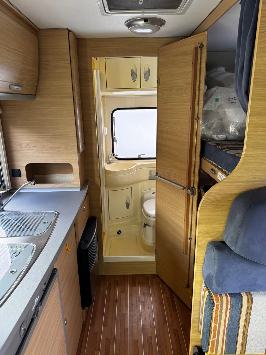 Camper van - Image 4