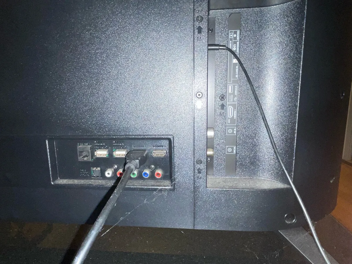 55” Sharp LCD tv - Image 2