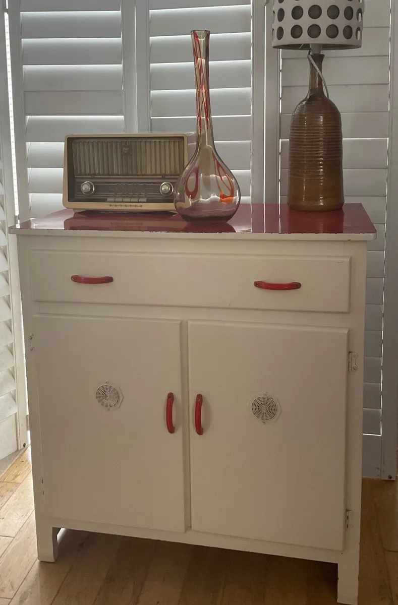 Retro Dresser  in great condition - Image 2