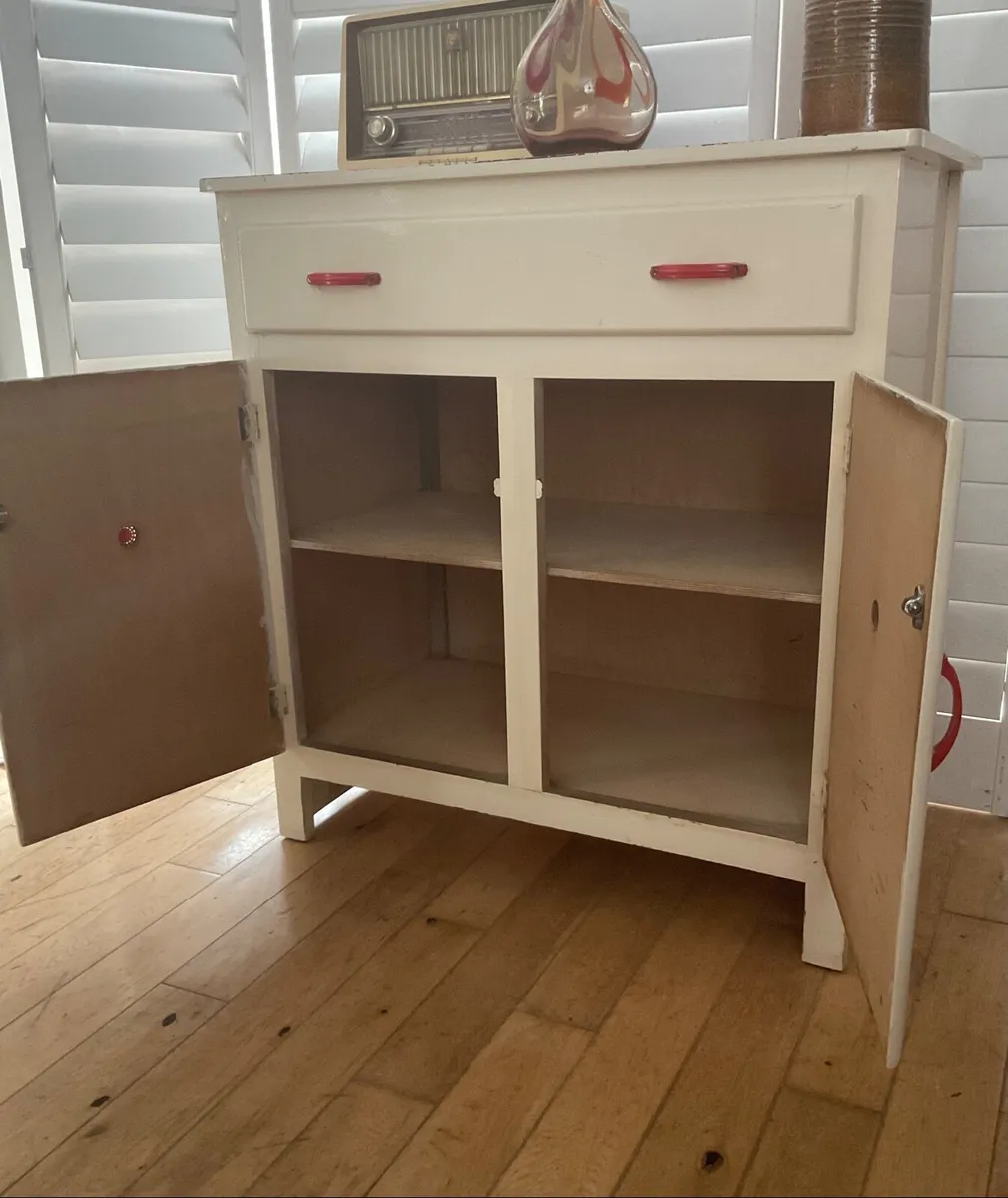 Retro Dresser  in great condition - Image 4