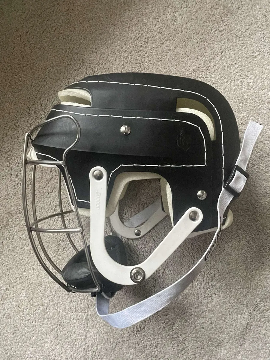 Cooper hurling helmet - Image 1