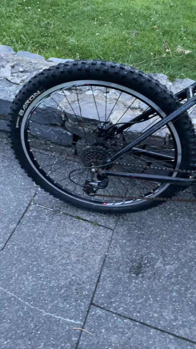 GT mountain bike hydrolic brakes and good su - Image 4