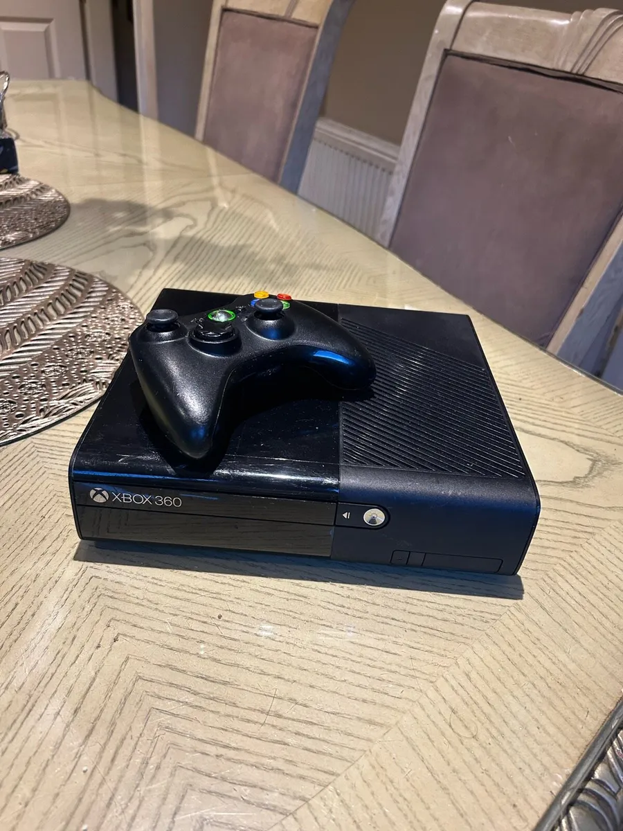 X box 360E - Image 2