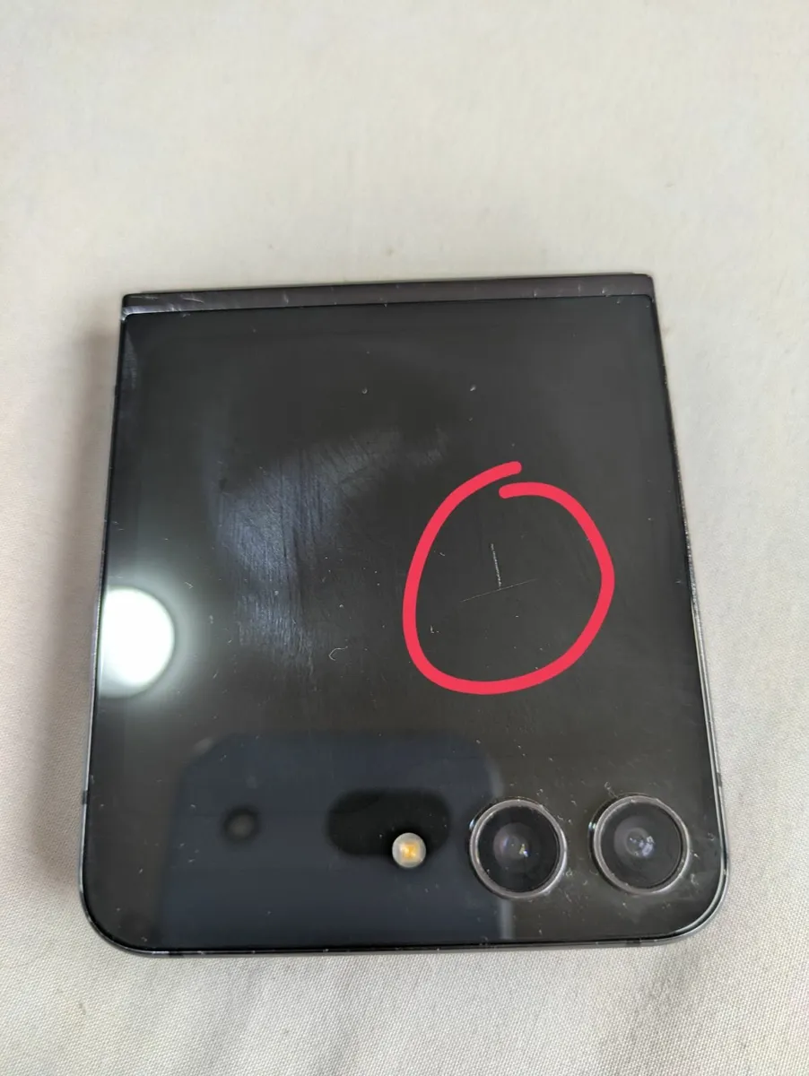 Samsung Galaxy Z Flip5 256GB - Image 1