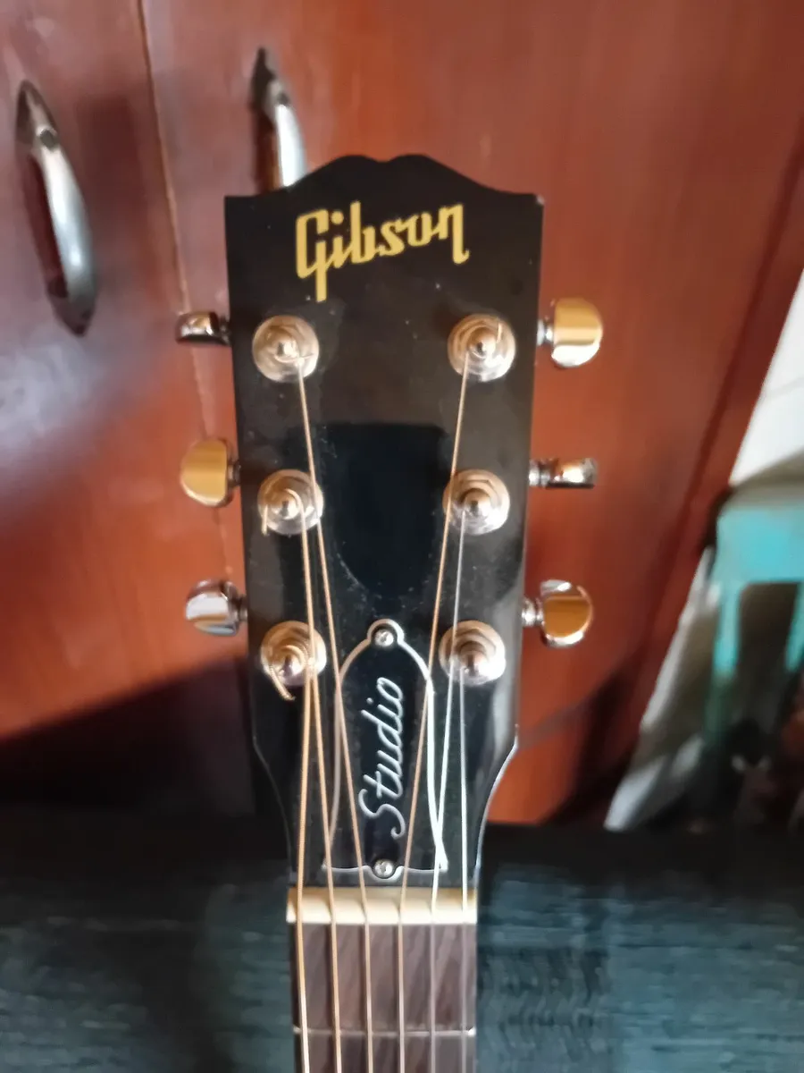 Gibson guitar. - Image 1