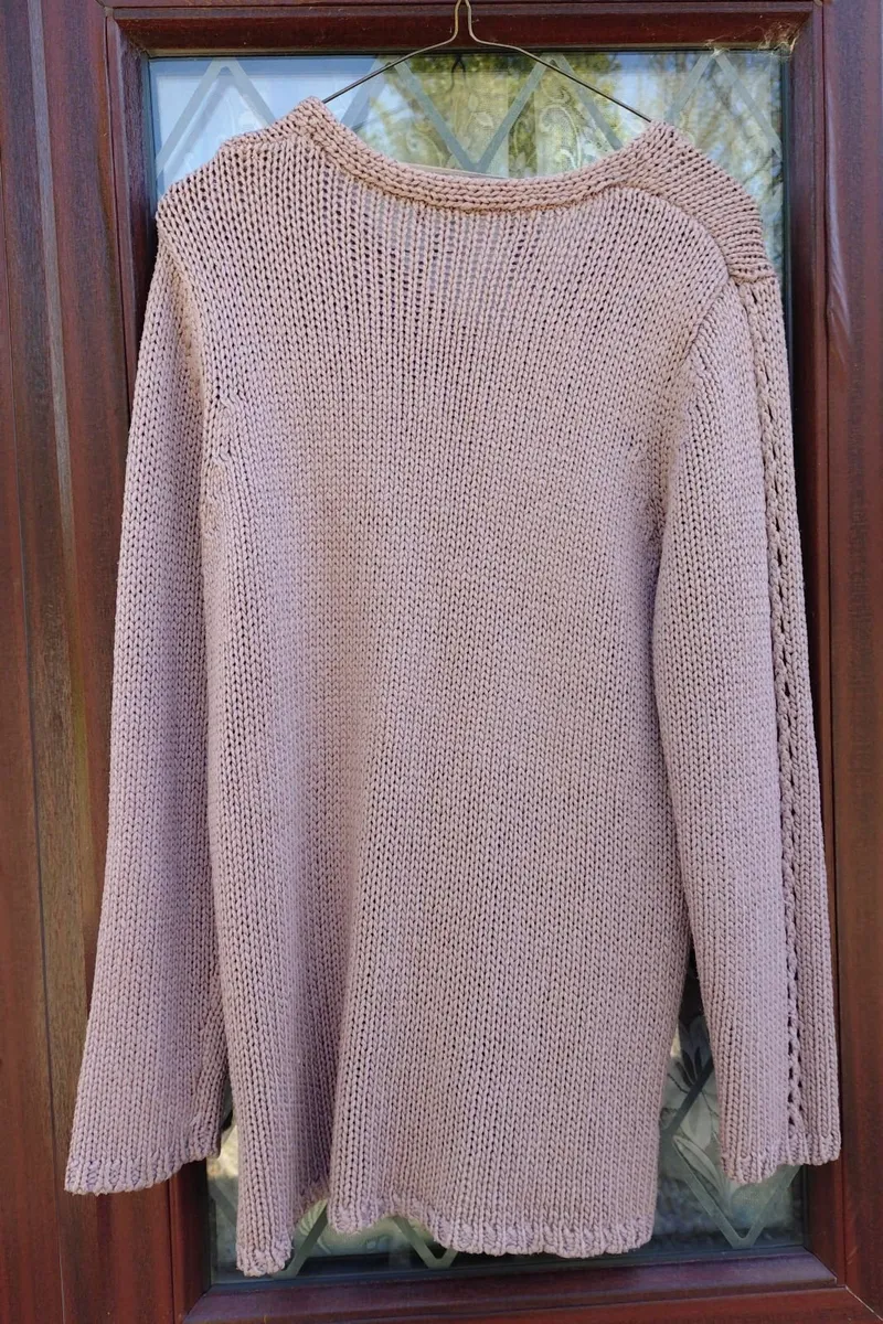 LADIES V NECK JUMPER (USED). - Image 3