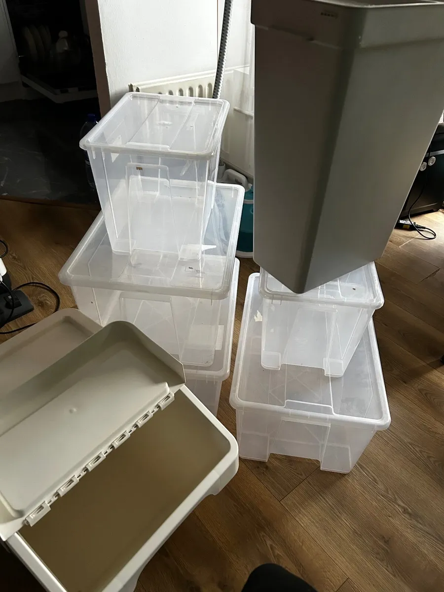 Plastic boxes - Image 1