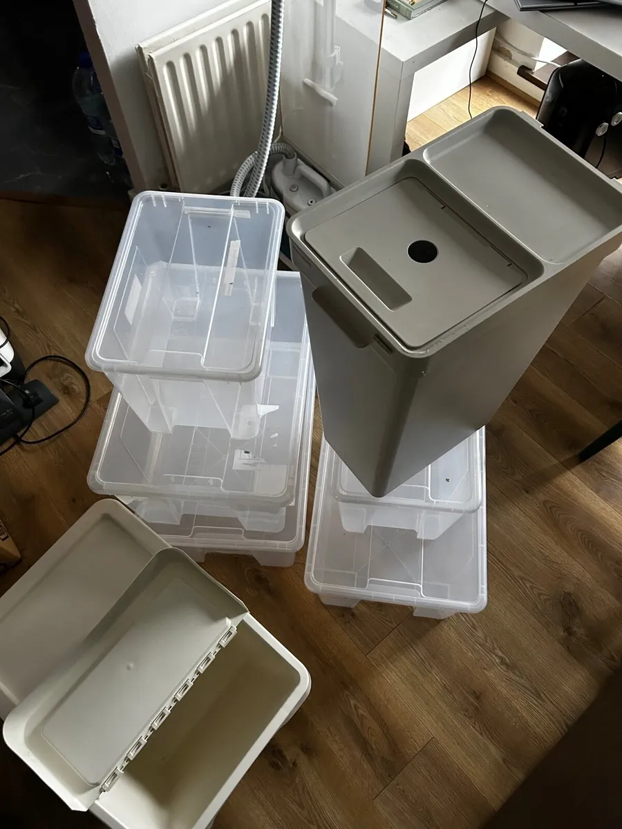 Plastic boxes - Image 2