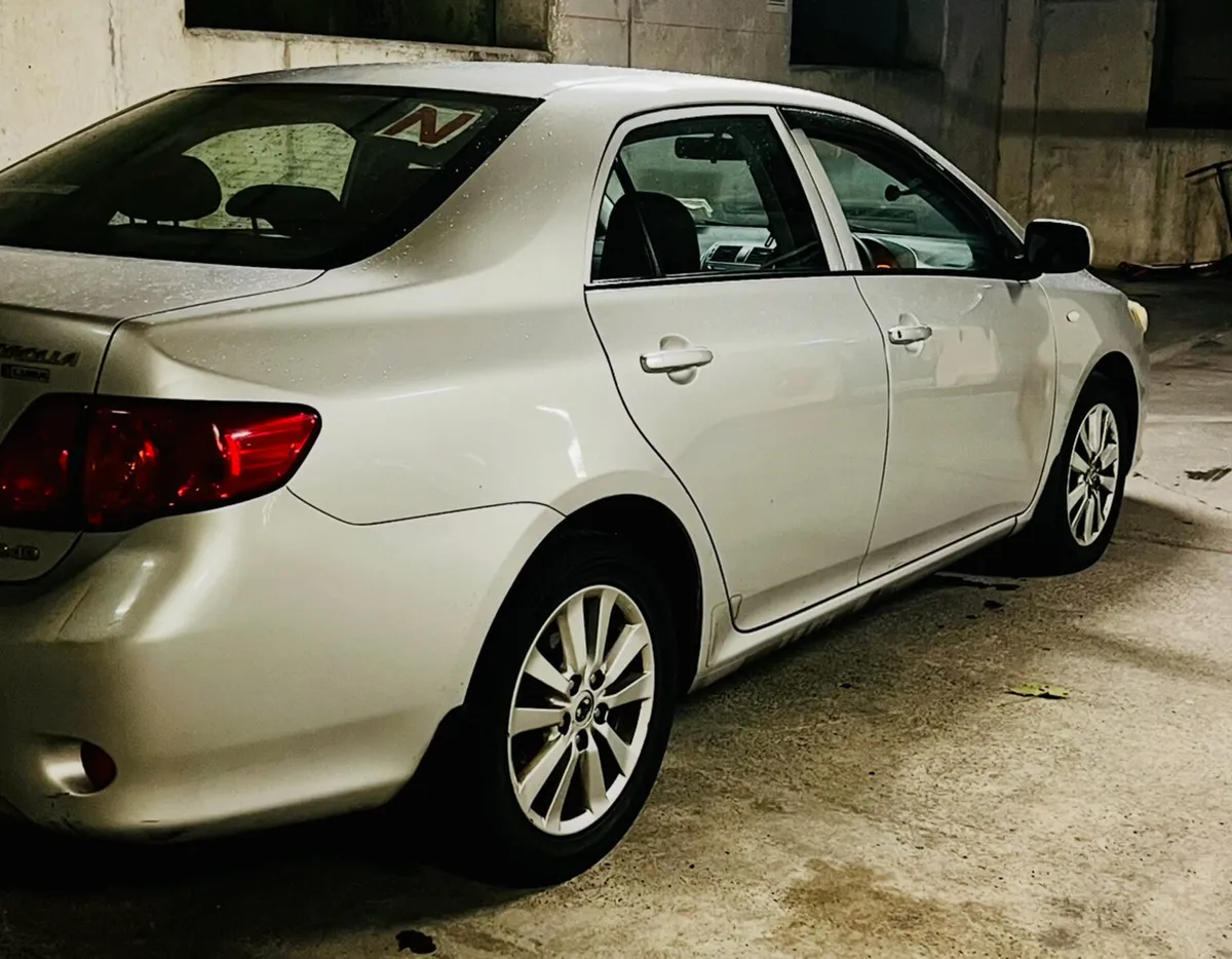 Toyota Corolla 1.4 D-4D 2009 - Image 2
