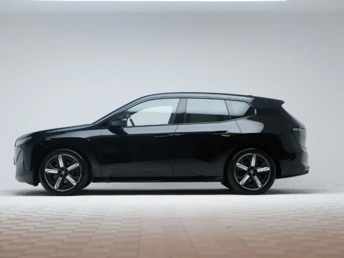 BMW IX 40 M Sport Xdrive - Image 3