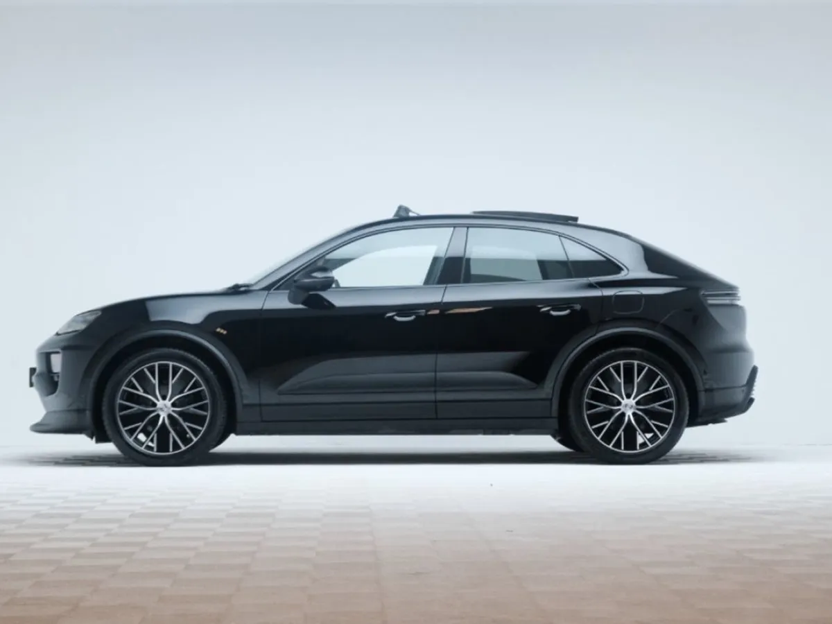 Porsche Macan 4  huge Spec - Image 4