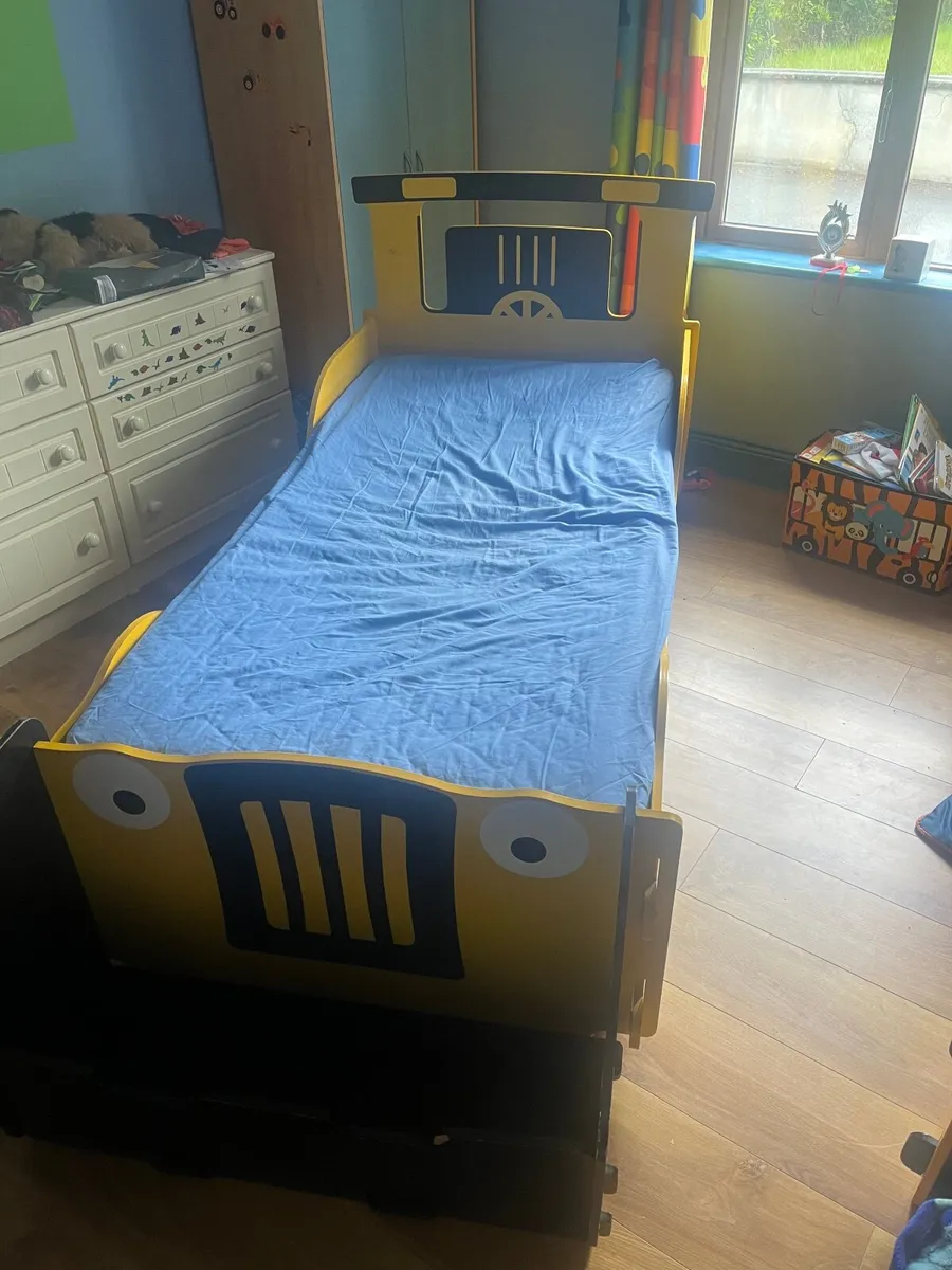 Child’s digger single bed - Image 1