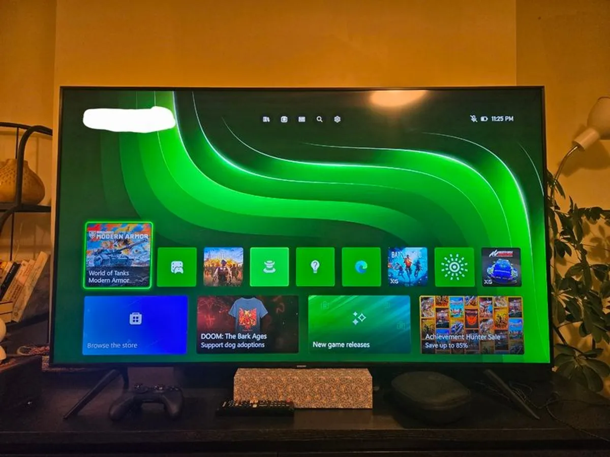 Xbox Series X (1TB) + Elite Series 2 controller - Image 2