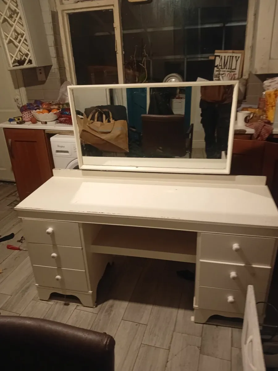 Dressing table - Image 2