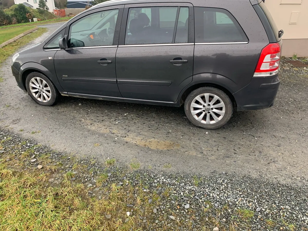 Car - Image 4
