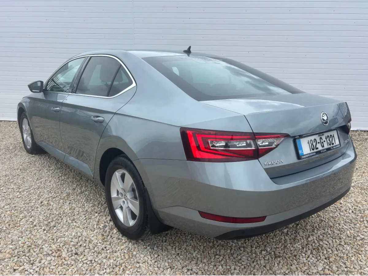 Skoda Superb AMBITION 1.6 TDI 120BHP DSG 4 4DR - Image 4