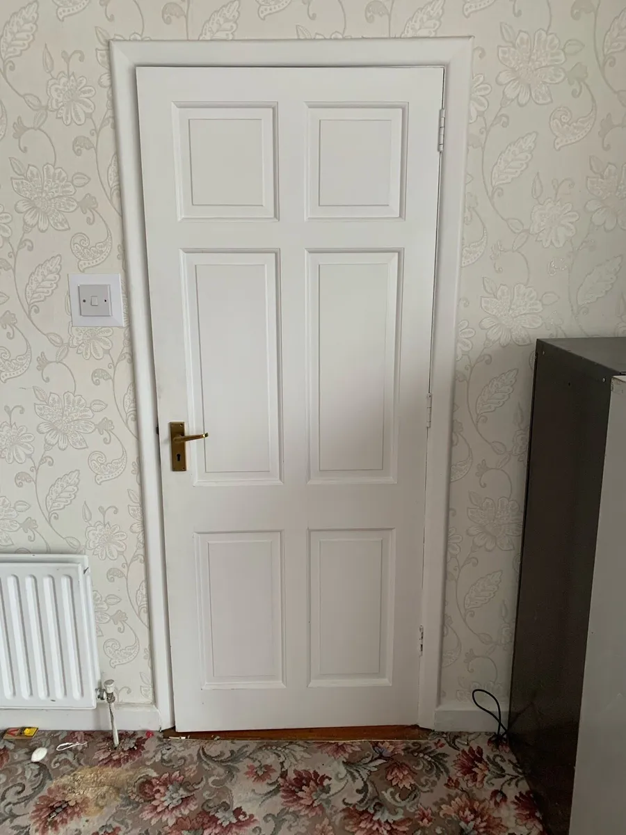9 Pine Doors - Image 1