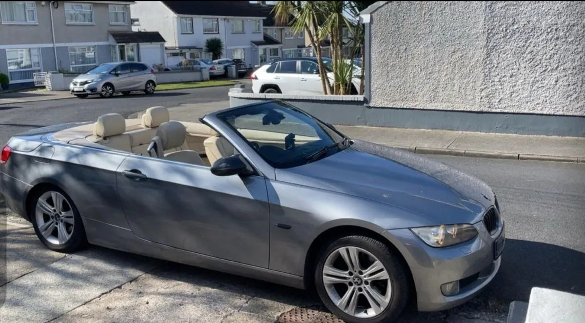 2007 BMW 320i Automatic Hard Top Convertible - Image 2