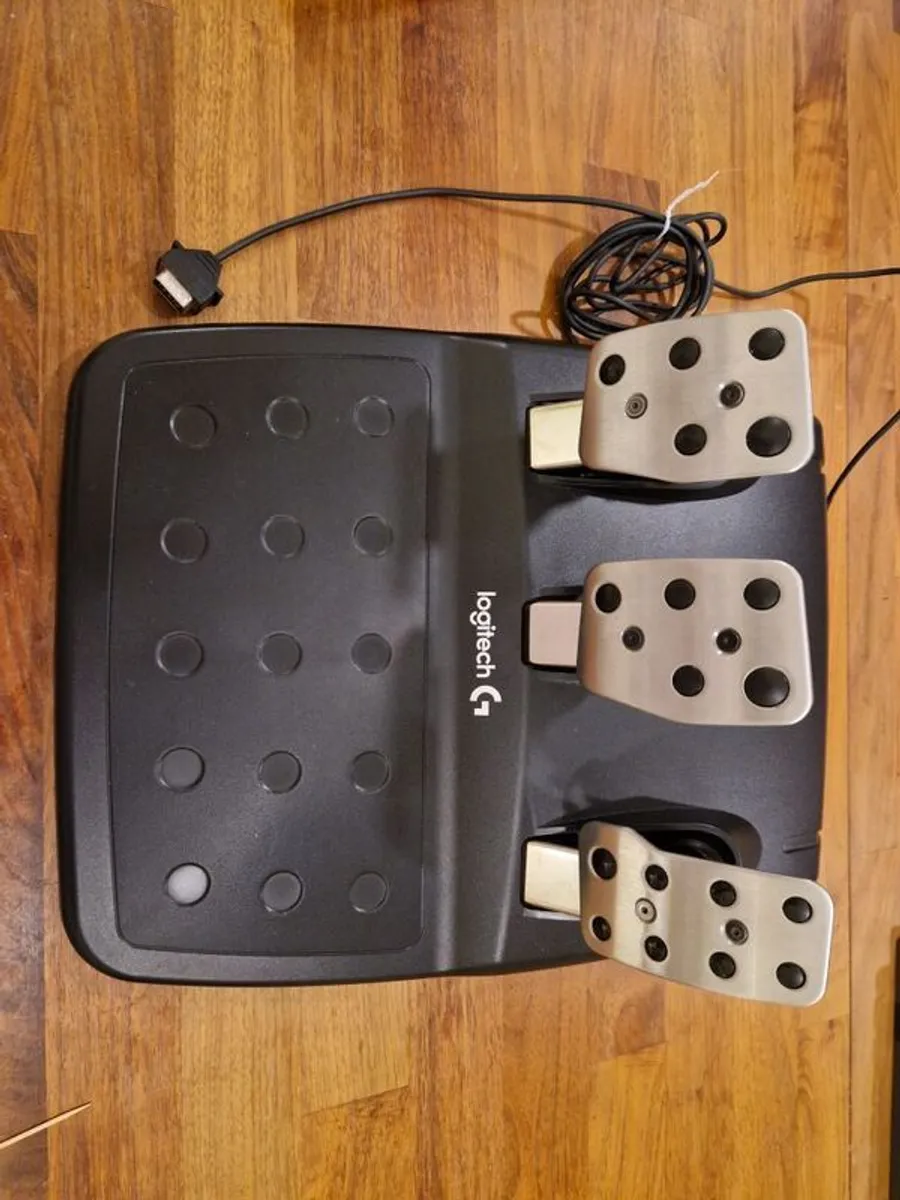 Logitech G29 Racing Wheel + Pedals - Image 3