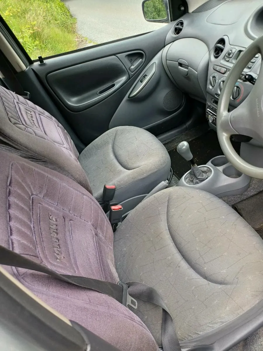 TOYOTA YARIS - Image 4