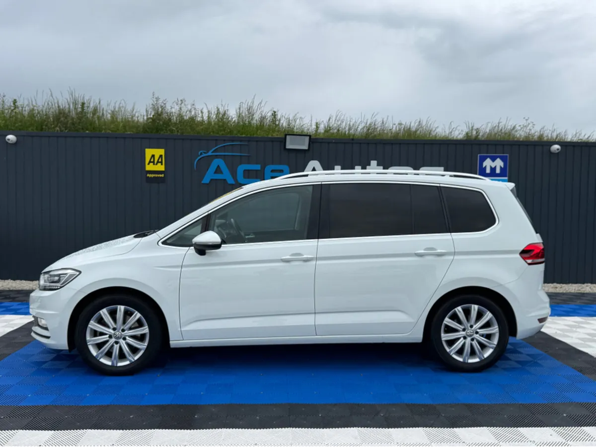 Volkswagen Touran HIGHLINE - 1.4 PETROL - 7 SEATS - Image 4