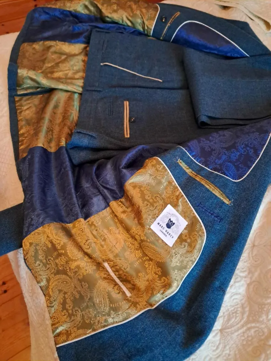 Men's suit - Image 2