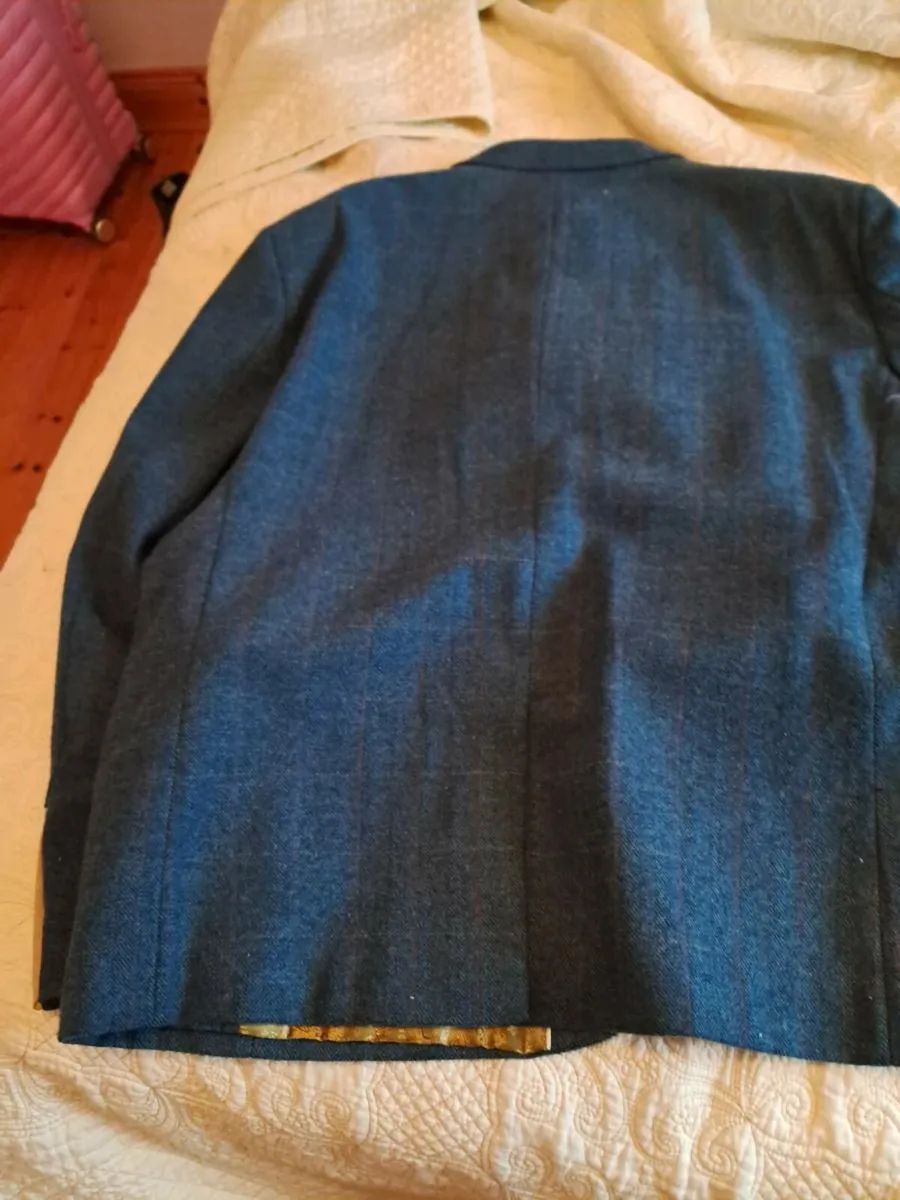 Men's suit - Image 4