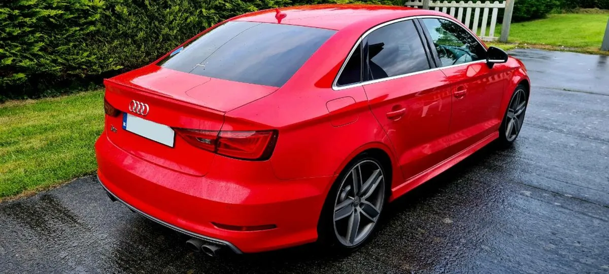 Audi S3 quattro Saloon - Image 3
