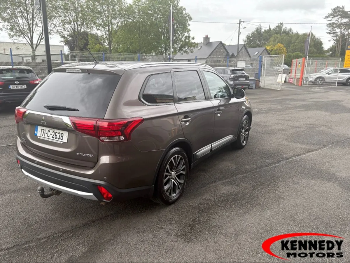 Mitsubishi Outlander Outl 16my 4WD 6 6MT 7S 4DR - Image 3