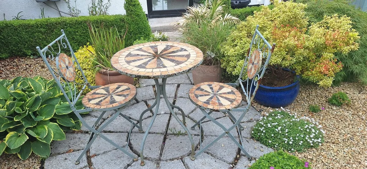 Patio table & 2 chairs - Image 3
