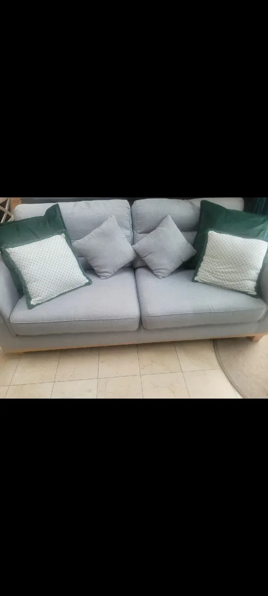 Sofa and curtains - Image 1