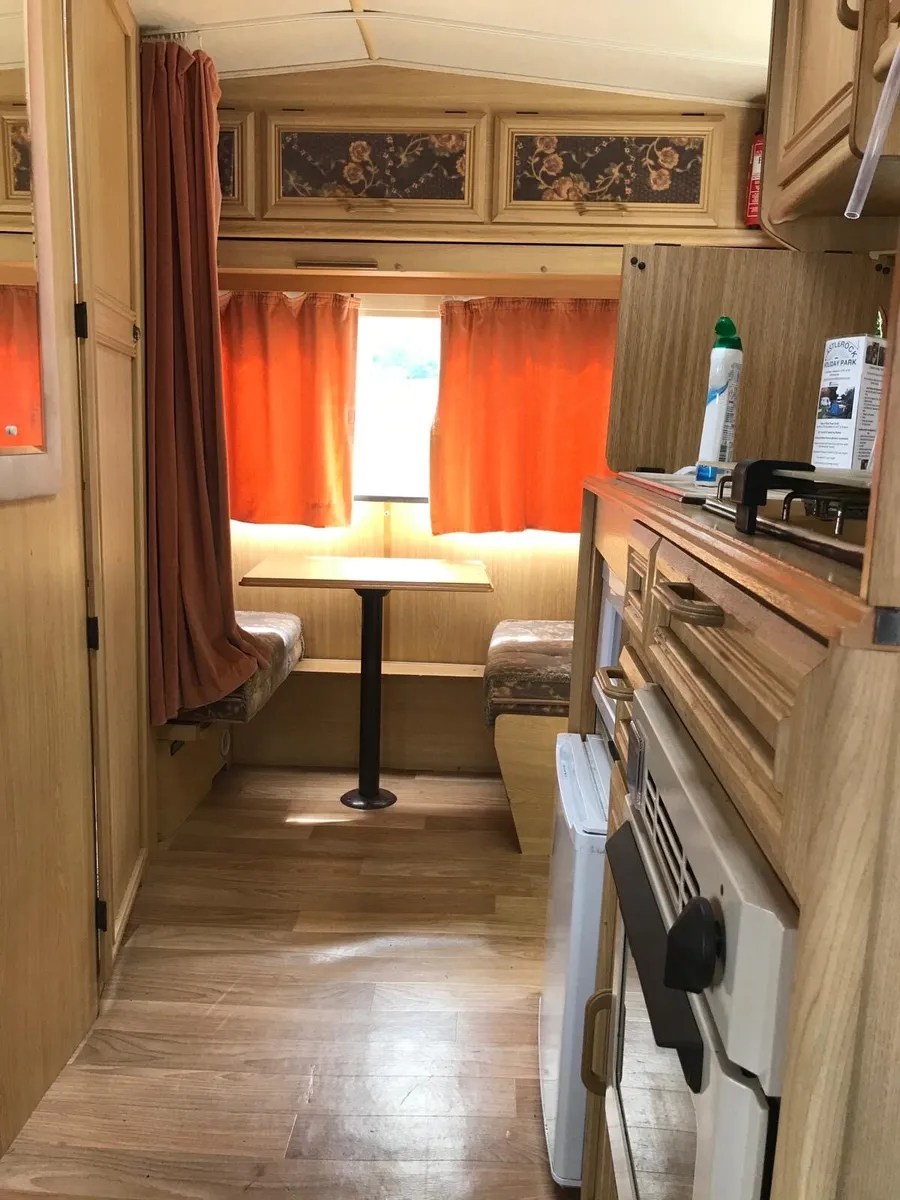 Elddis Vogue iv 4 berth caravan for sale - Image 2