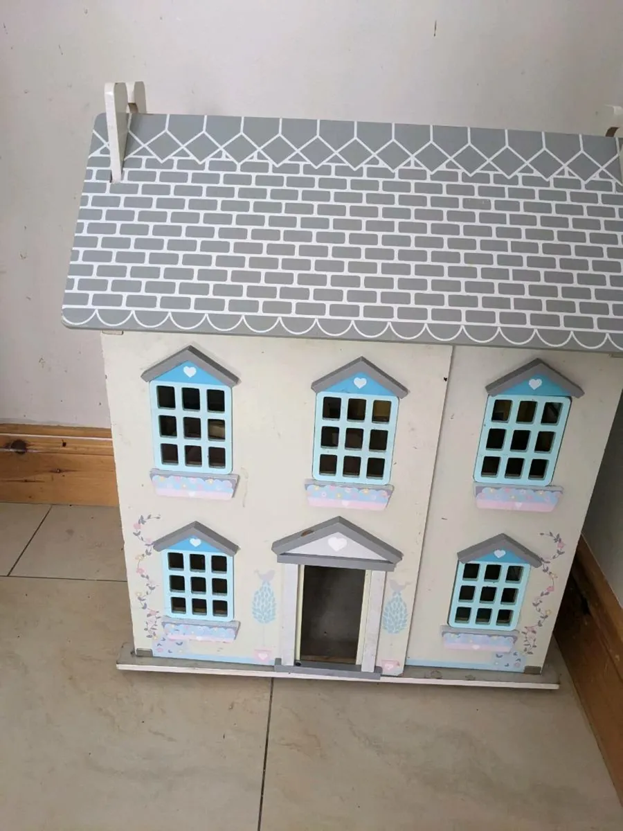 Free - Doll House - Image 1