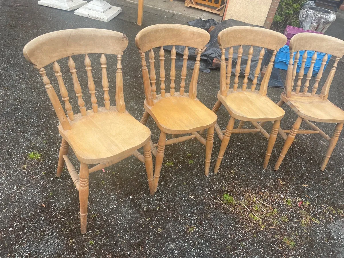 4 wooden kitchen chairs set - Image 1
