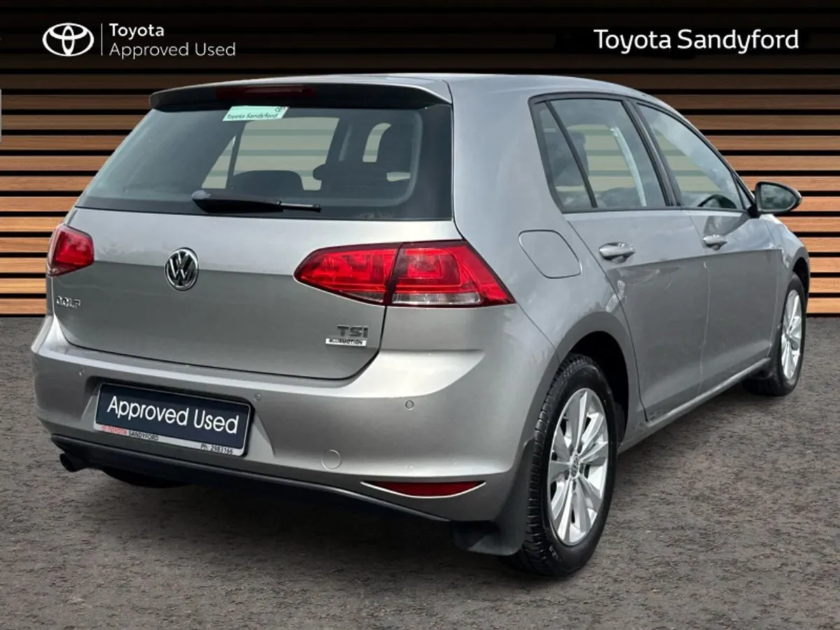Volkswagen Golf 1.2 TSI Manual // AIR Conditionin - Image 2