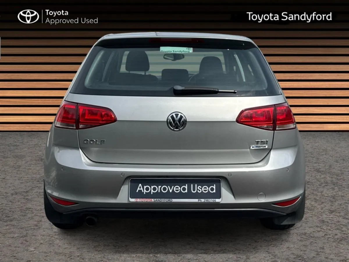 Volkswagen Golf 1.2 TSI Manual // AIR Conditionin - Image 4
