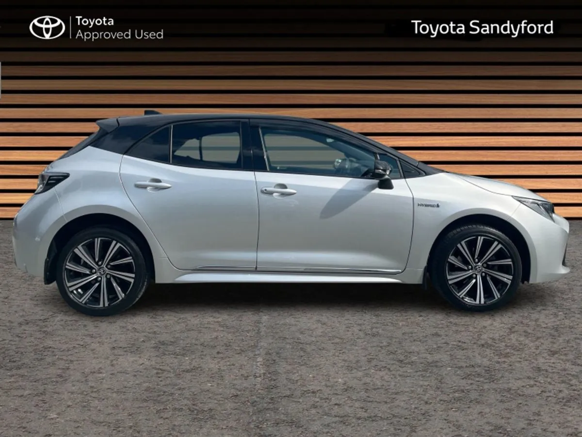 Toyota Corolla Luna Sport Hatchback // AIR CON // - Image 3