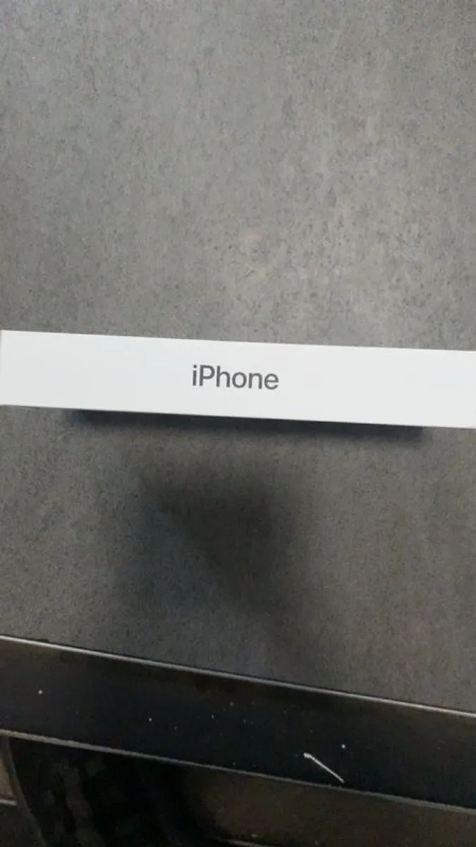 Iphone 16e - Image 2