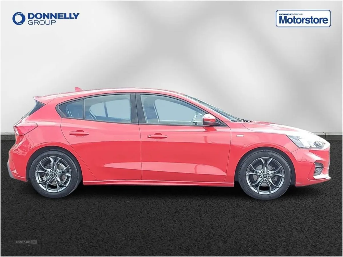 Ford Focus 1.0 Ecoboost 125 St-line 5dr - Image 3