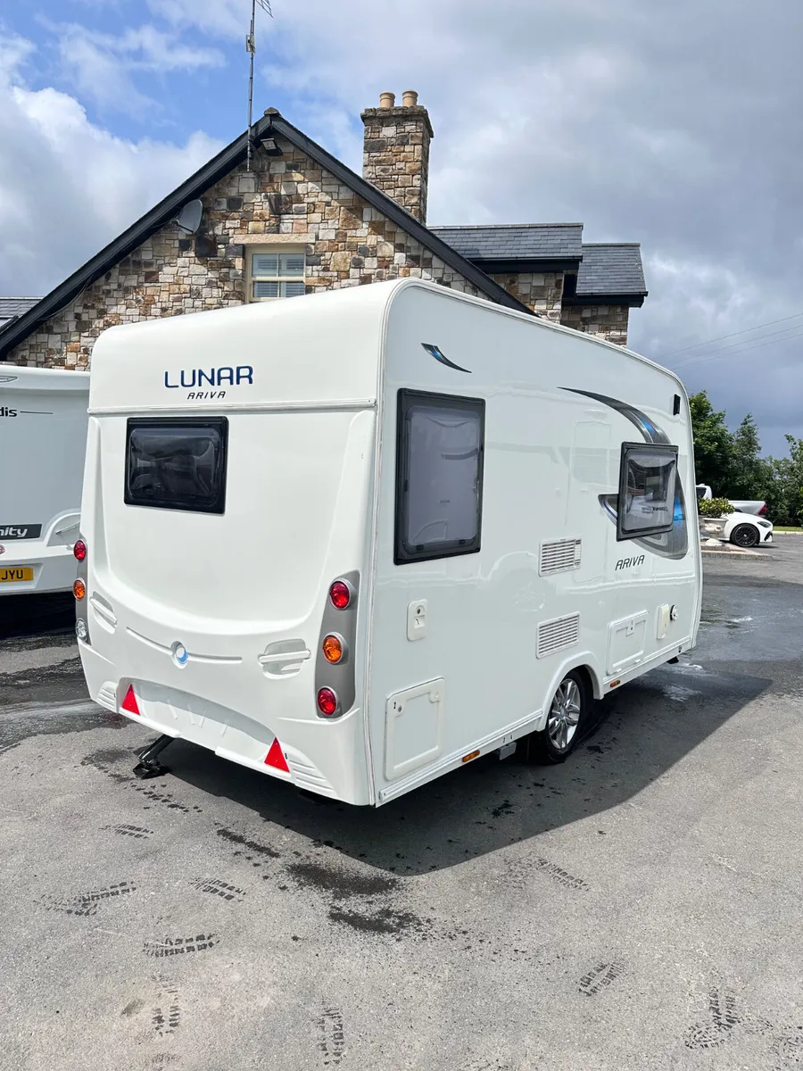 ✨ 2017 ULTRA LIGHTWEIGHT LUNAR ARIVA 2 BERTH✨ - Image 3