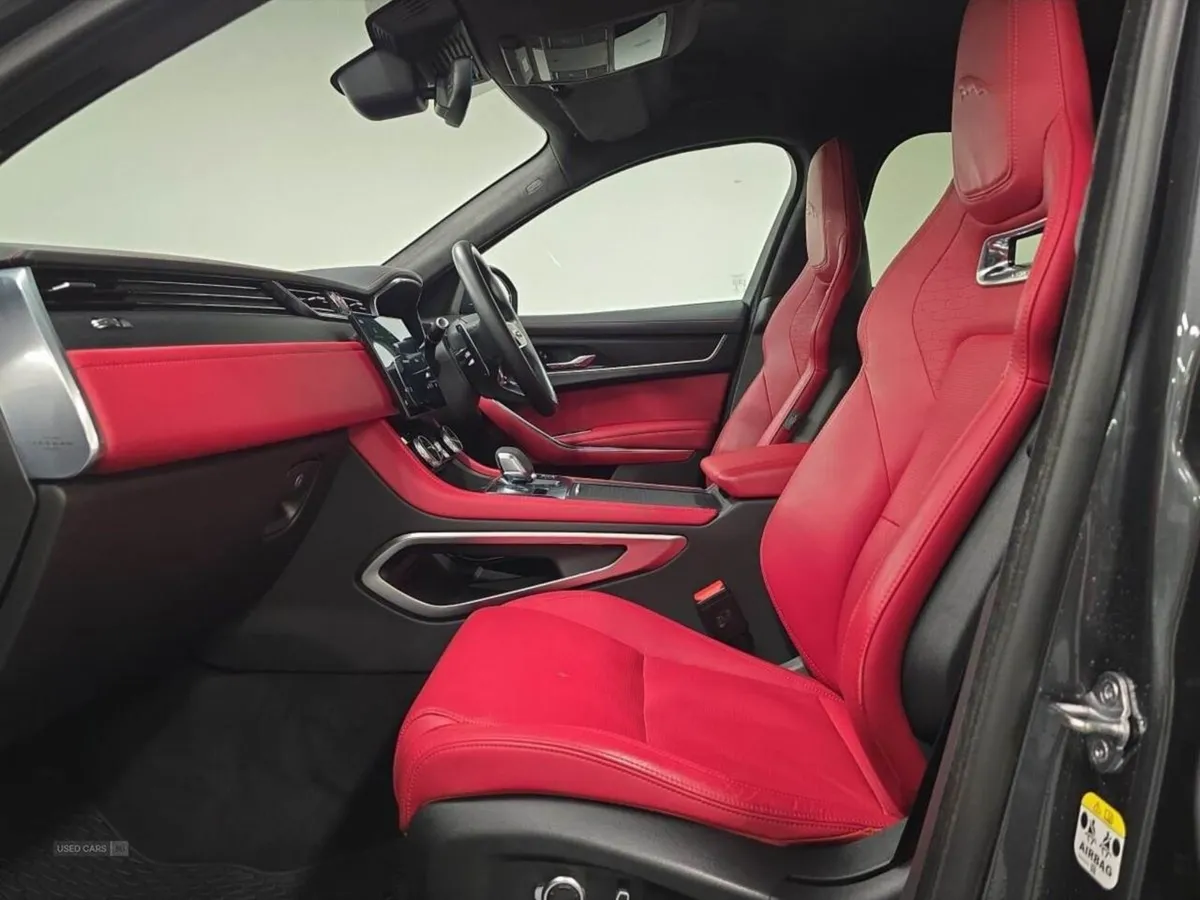 Jaguar F- PACE 3.0 D300 R-dynamic HSE 5dr Auto AWD - Image 3